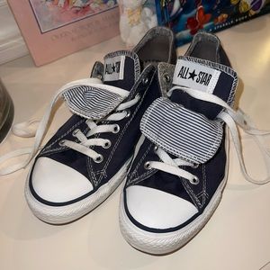 Navy Women’s Converse, double tongued - light wear